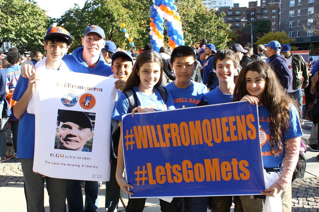 Mets fans take over Borough Hall for rally