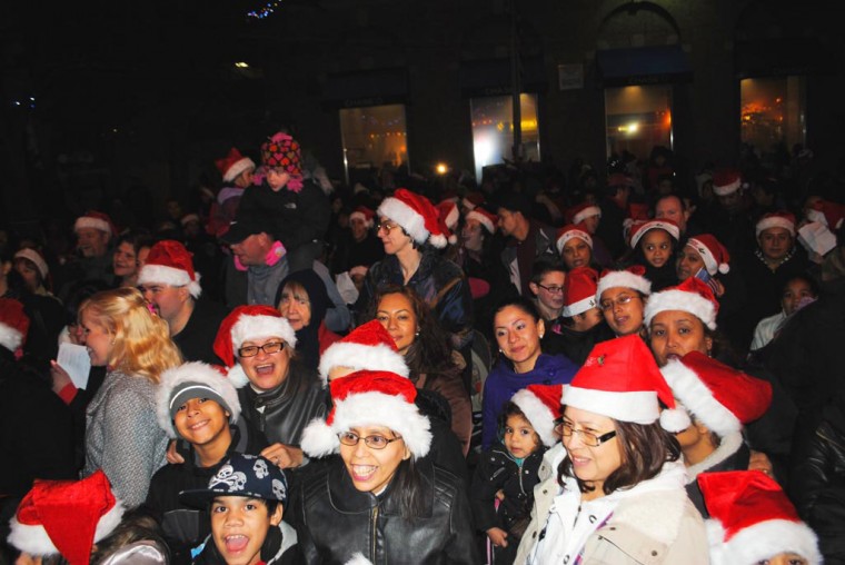 Spreading holiday cheer in Woodhaven | | qchron.com