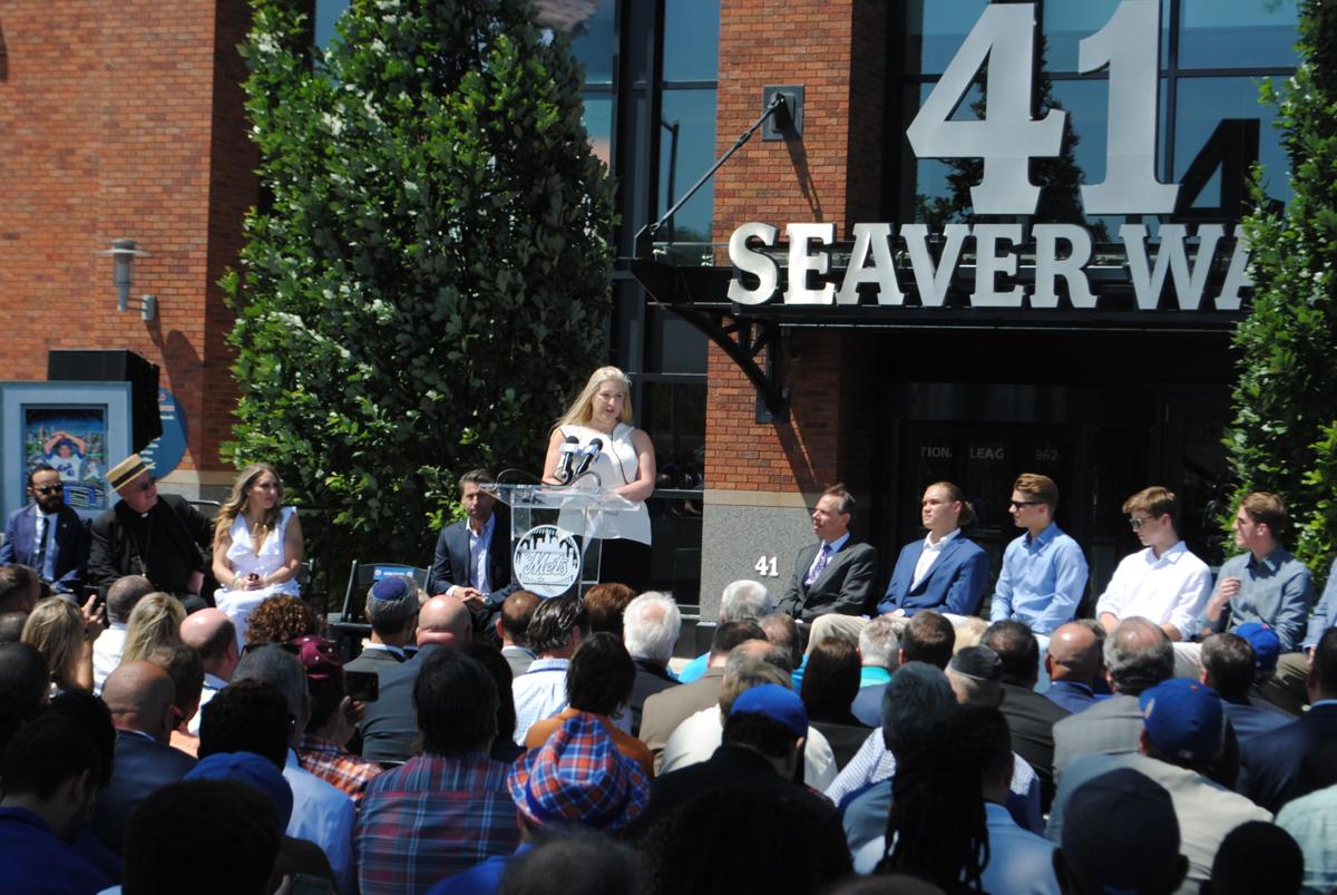 Mets honoring Tom Seaver with Citi Field street renaming