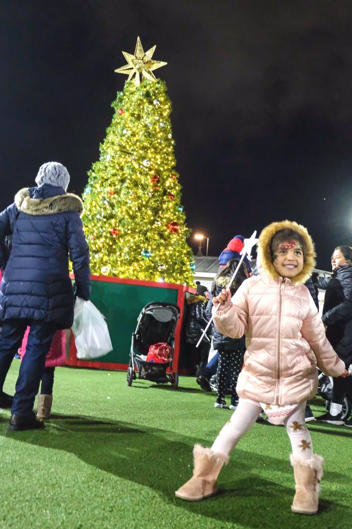 Bright lights for the holidays at Atlas Park 2