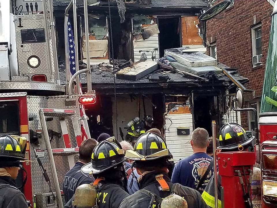 Probe continues in fire that killed five | | qchron.com