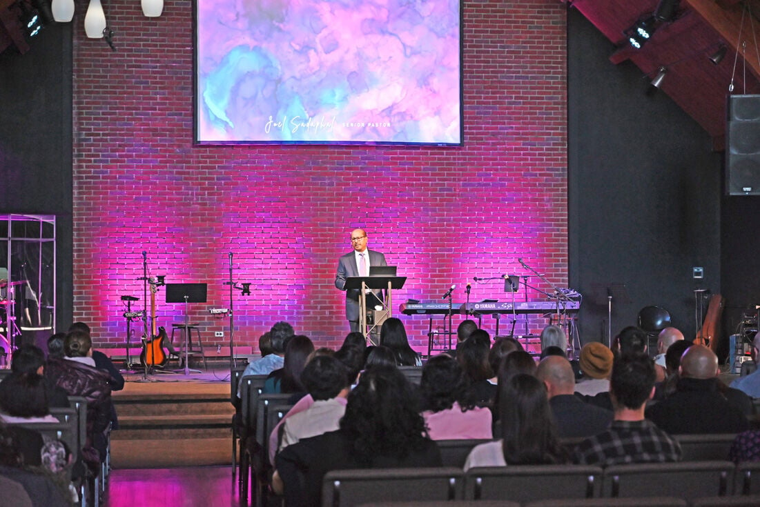 Living Word church to close its doors | | qchron.com