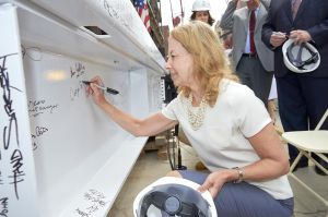 Mt Sinai Queens Tops Off Building