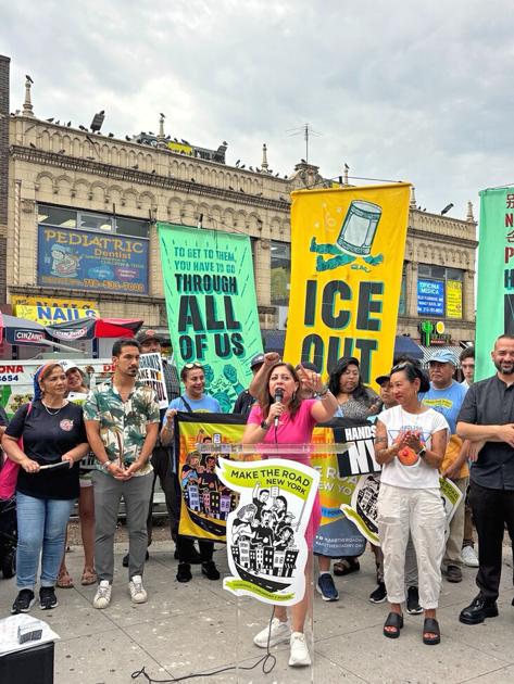 Activists, pols rally against ICE arrests