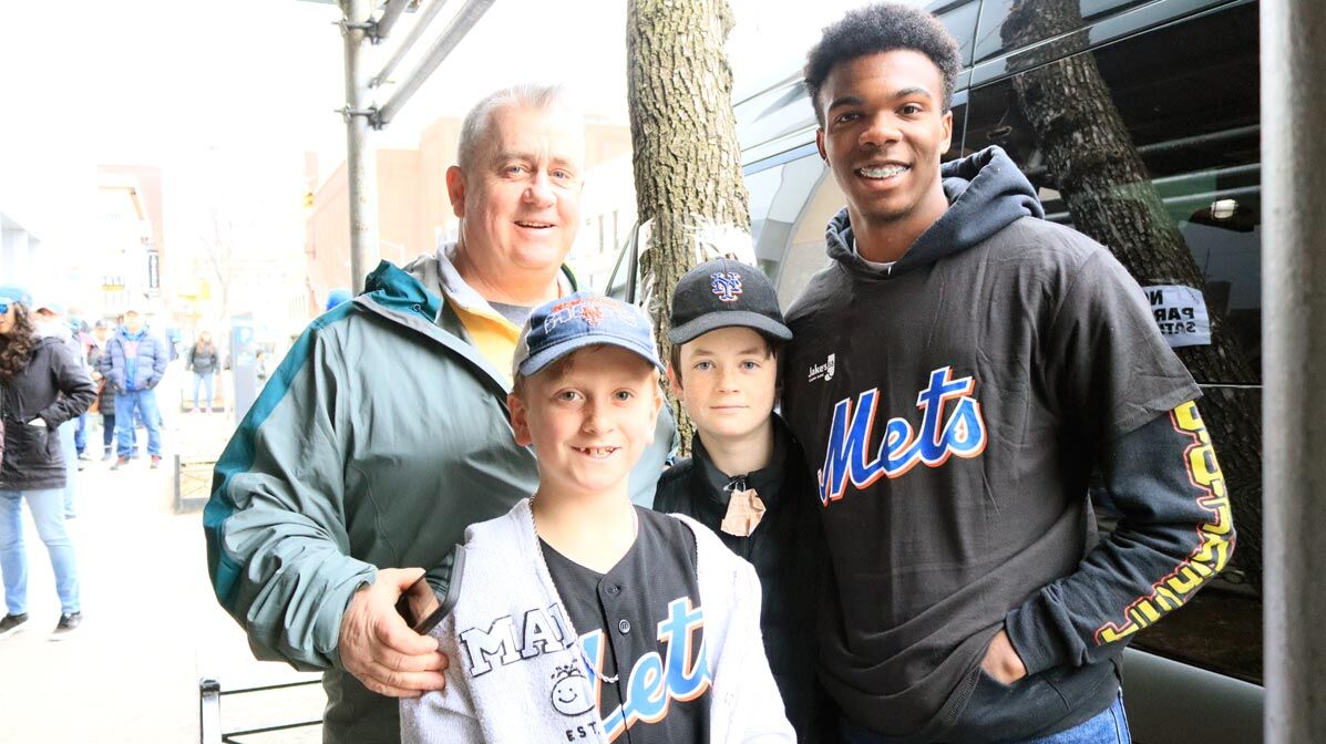 Perfect Day With The Family At Mets Camp! Mookie Wilson, @hojo20 @bnimmo24  💙🧡💙🧡 Let's Do This 🫵🏾