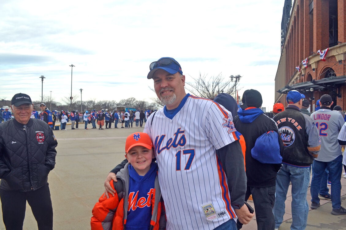 Mets fans all smiles, in style on Opening Day | | qchron.com