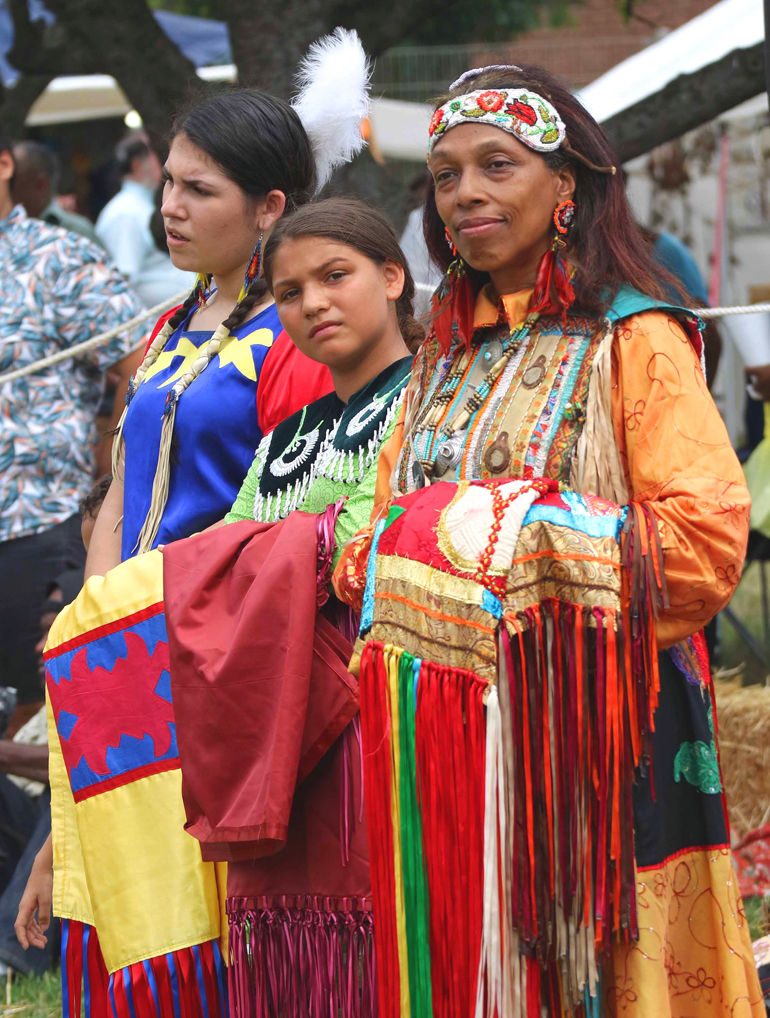 Thunderbird Pow Wow mesmerizes Queens