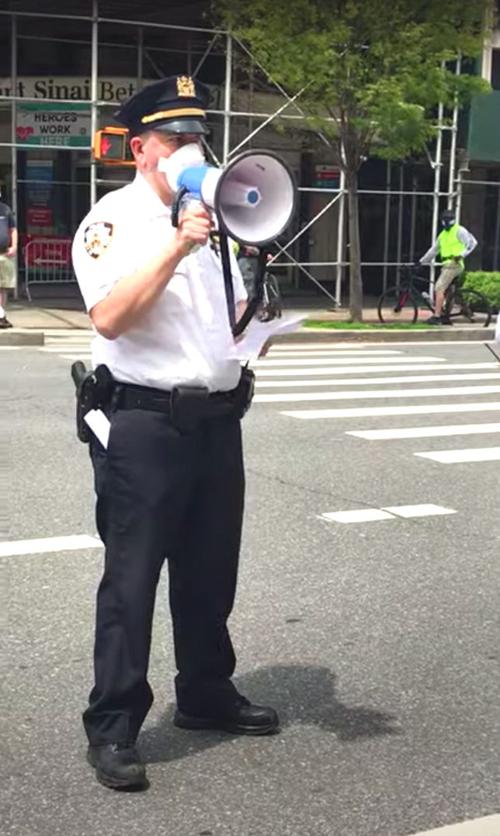 De Blasio declares protest to be illegal 1