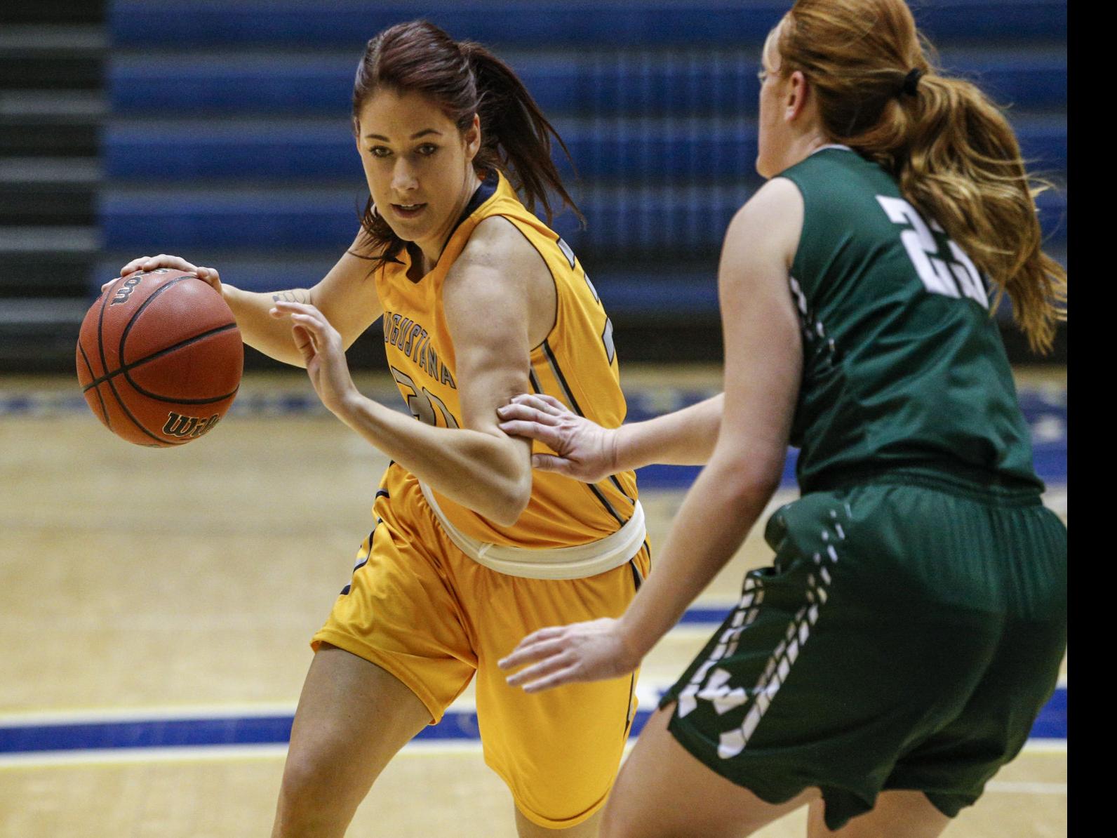 Photos Illinois Wesleyan Women S Basketball At Augustana Sports