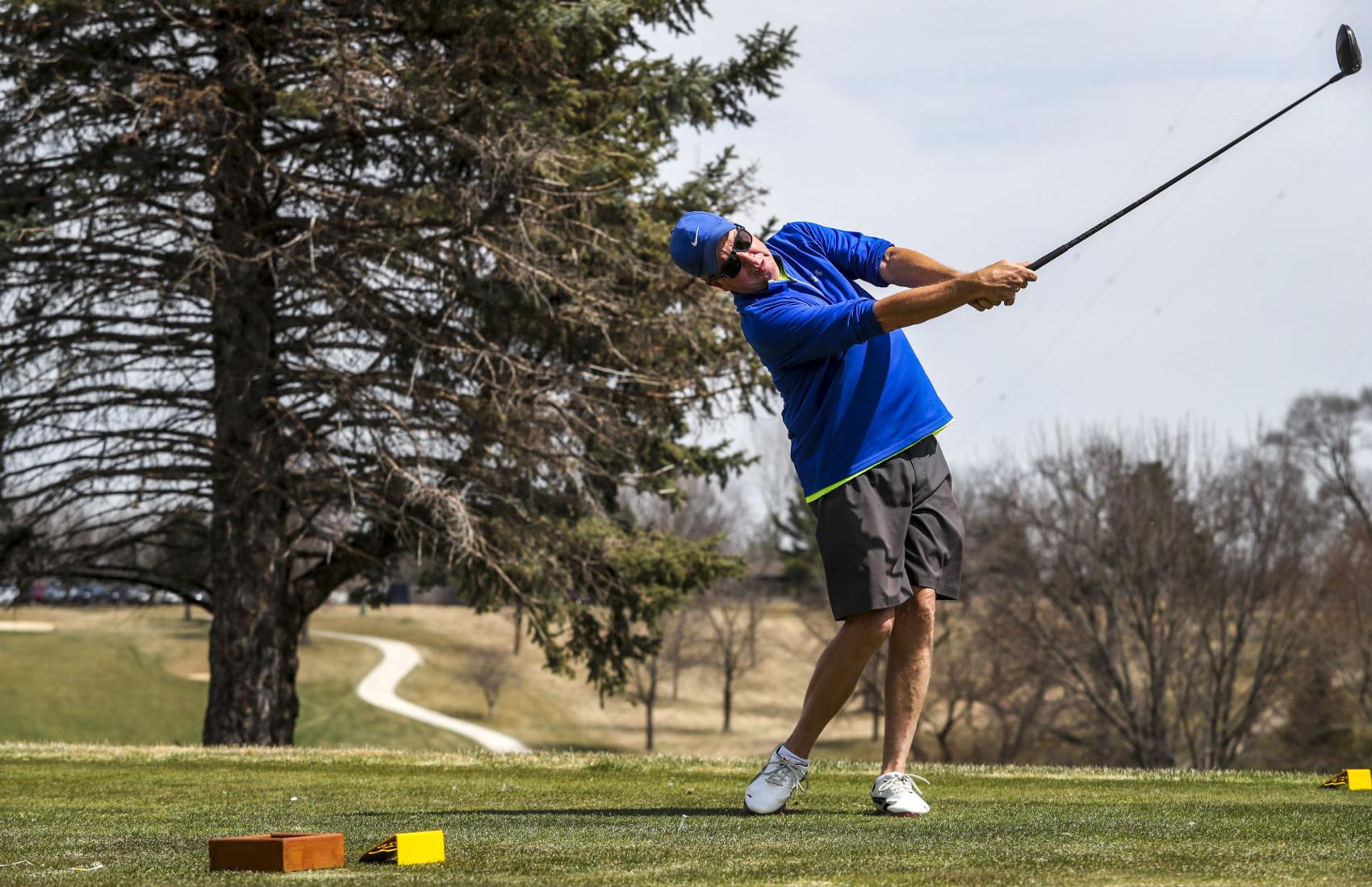 Photos A Sunny Day For Golf At Palmer Hills Golf Course In Bettendorf 