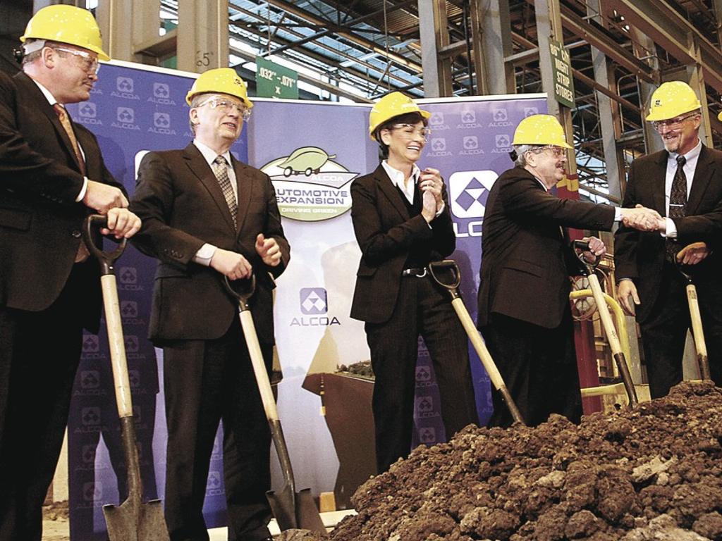 Alcoa Breaks Ground On 300m Expansion Business Economy Qctimes Com