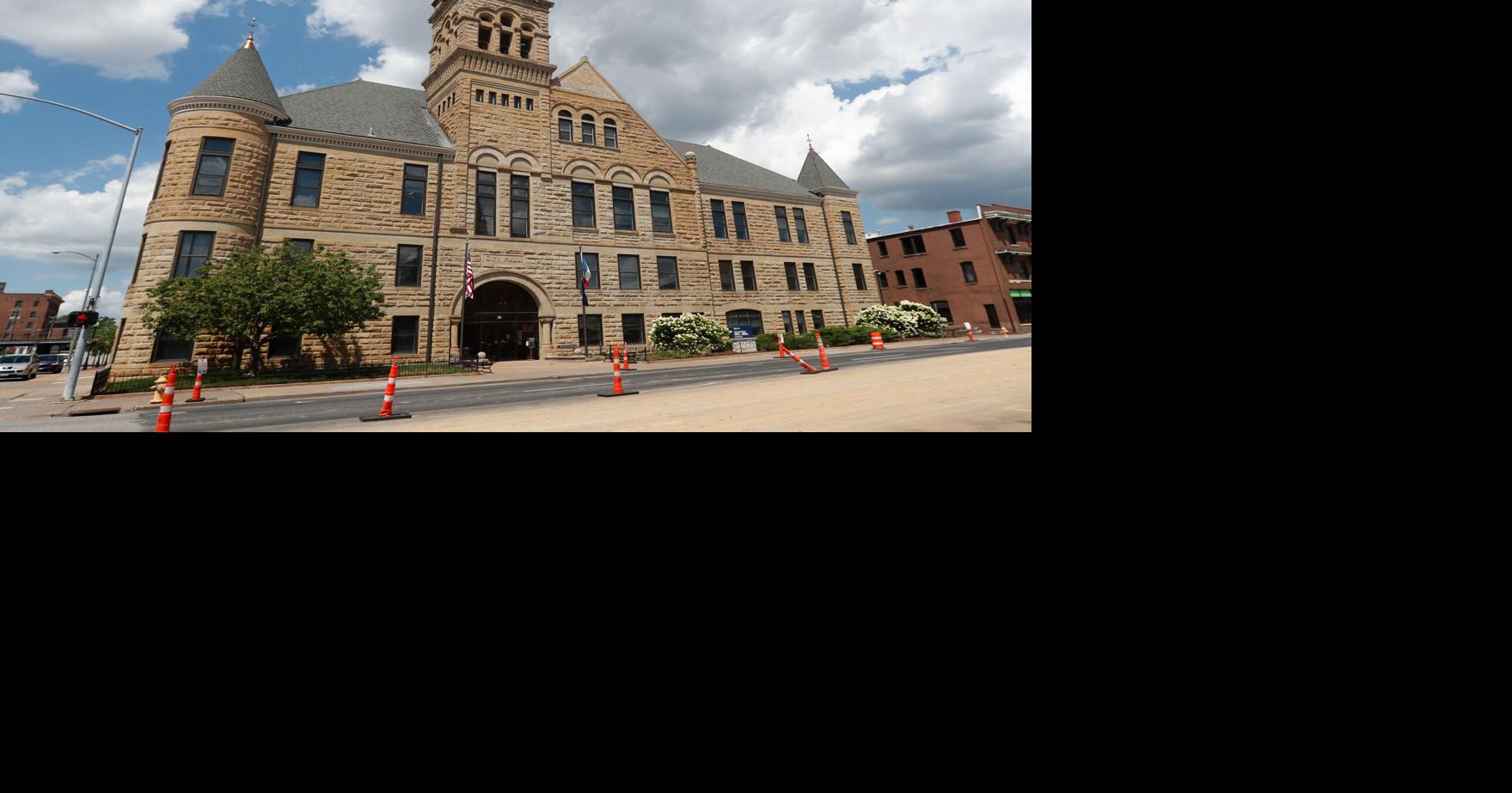 Davenport turns over recordings of closed session meetings to judge in settlement lawsuit