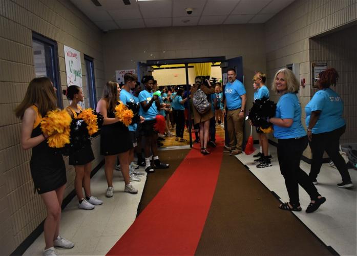 Bettendorf Middle School launches transition mentoring program for 6th