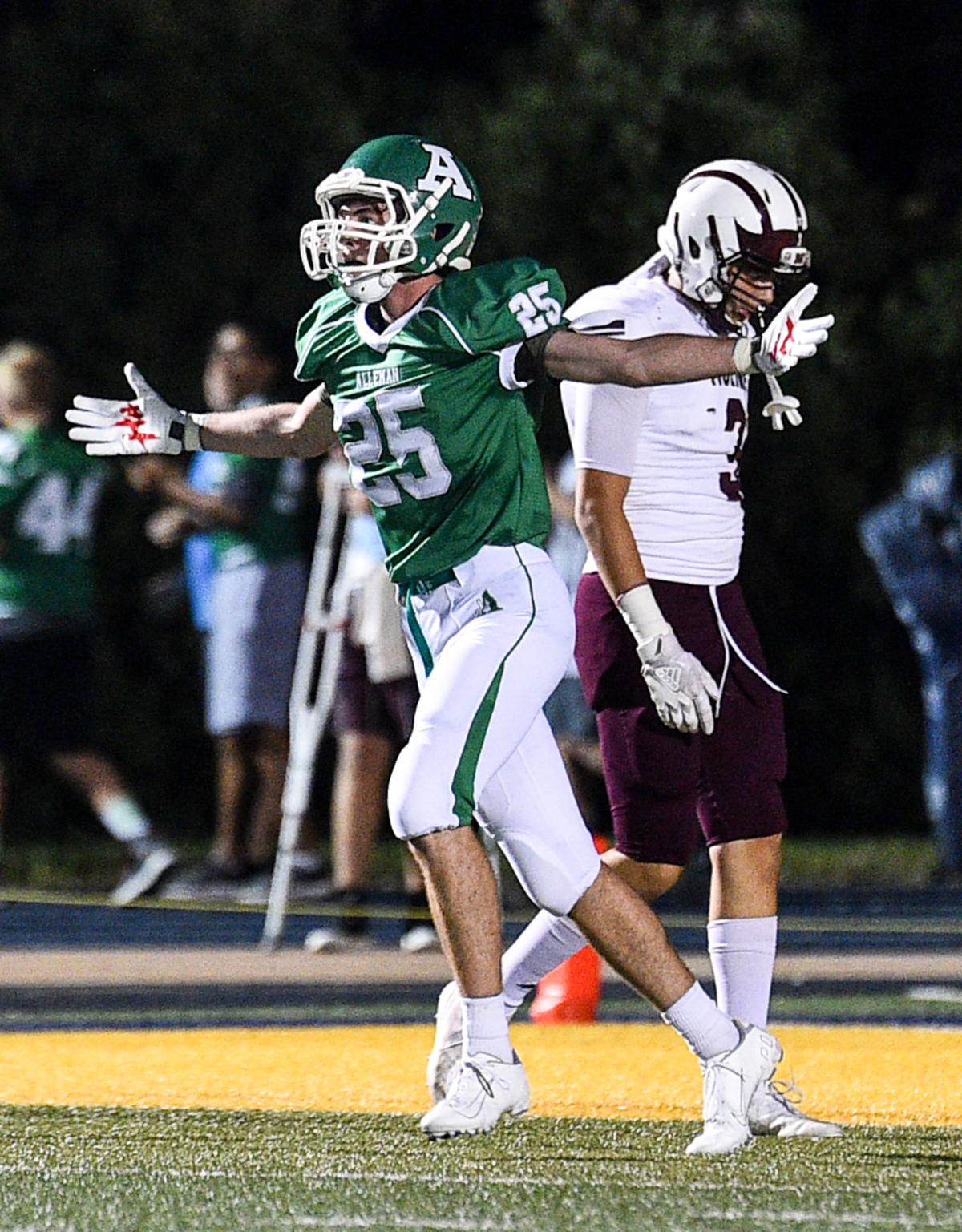 Pioneers Upset Maroons High School Football Qcvarsity Com