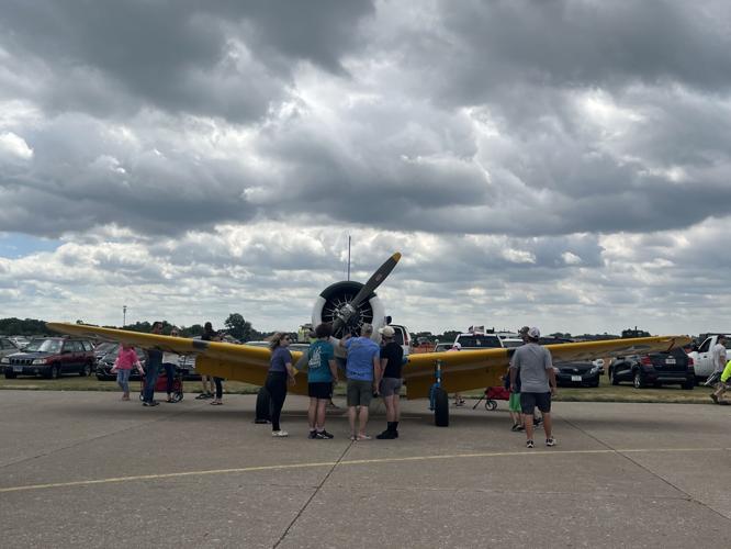 QuadCity Air Show 'spreads joy of aviation'