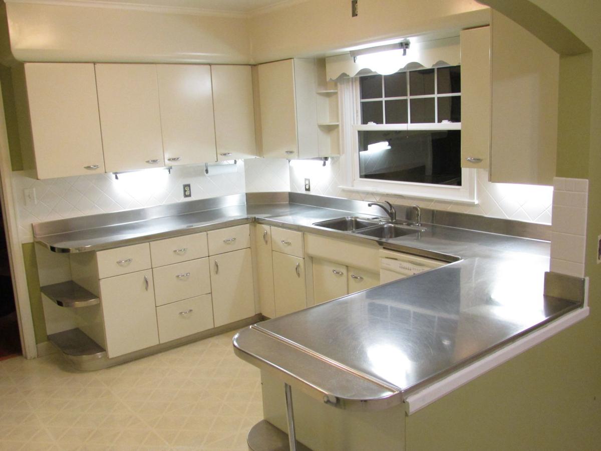 Bettendorf Home Boasts One Of A Kind Stainless Steel Countertop