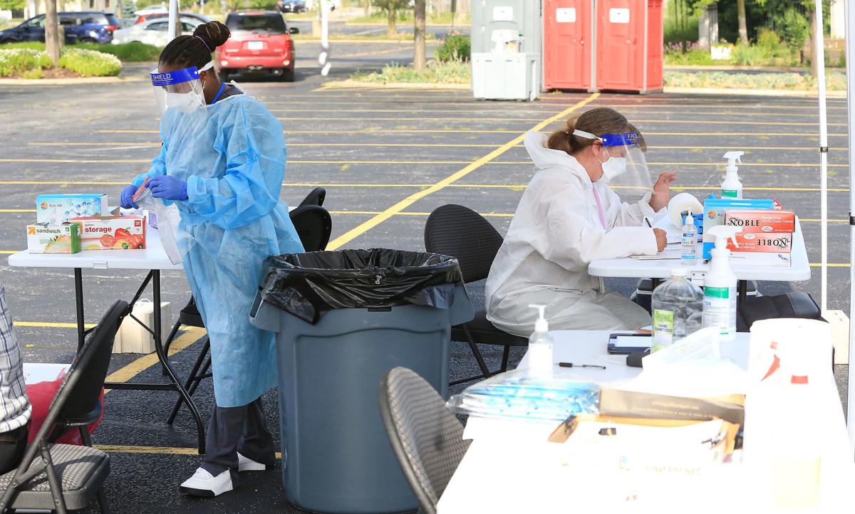 Hundreds Line Up For Free Covid 19 Testing In Rock Island Local News Qctimes Com