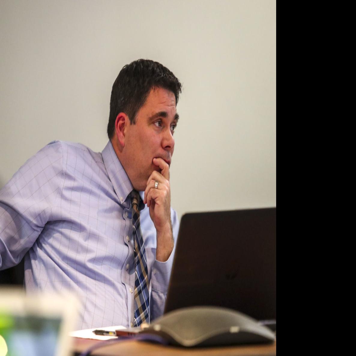 Bettendorf School Board Fails To Terminate Superintendent Contract Local News Qctimes Com