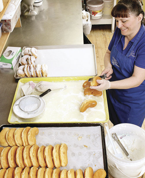 Tipton Bakery’s famous crescent celebrates 85 years Economy