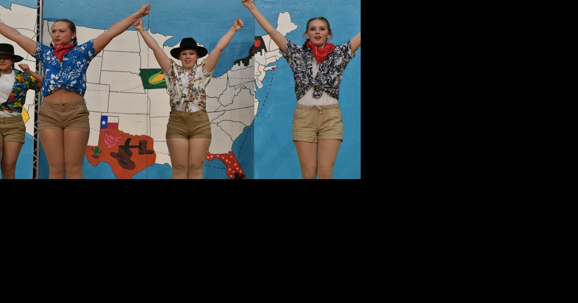 Photos Bellevue, Wapello and CalamusWheatland compete in Class I