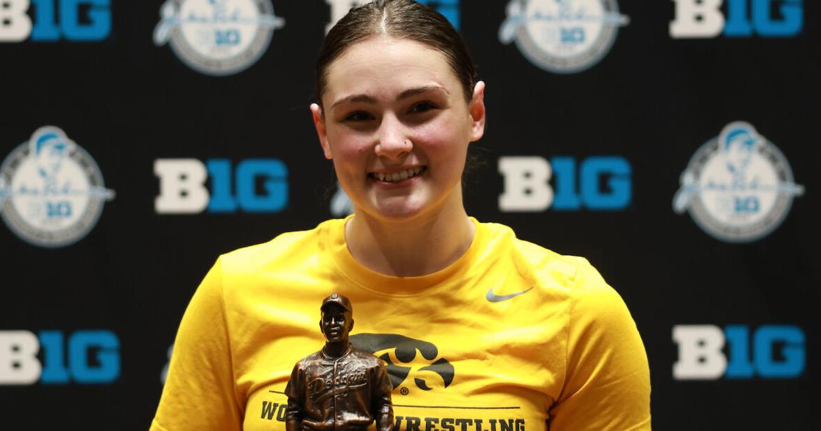 Iowa women’s wrestler Nanea Estrella honored w Big Ten Jackie Robinson Award
