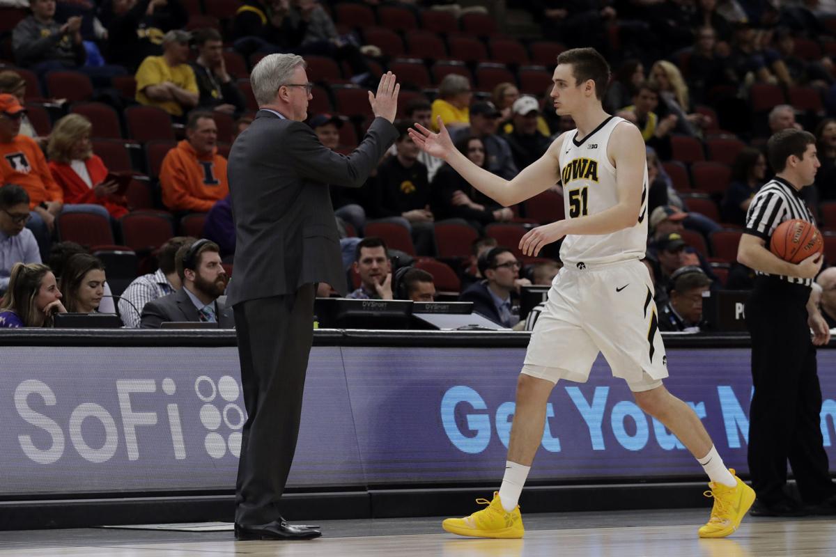 Hawkeyes Get No 10 Seed Play Cincinnati In Columbus Iowa Hawkeyes Basketball Qctimes Com