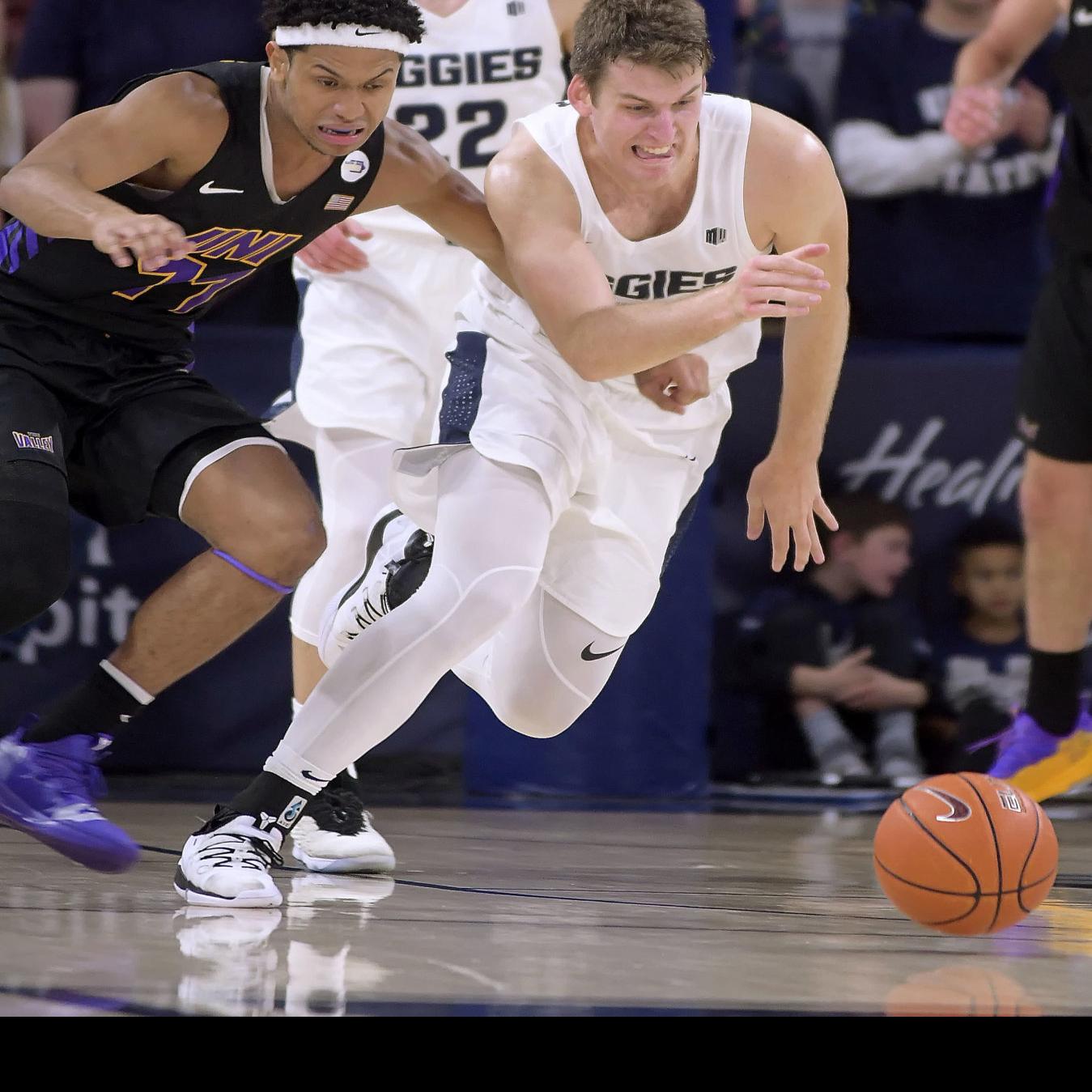 Iowa Vs Northern Iowa At A Glance Iowa Hawkeyes Basketball