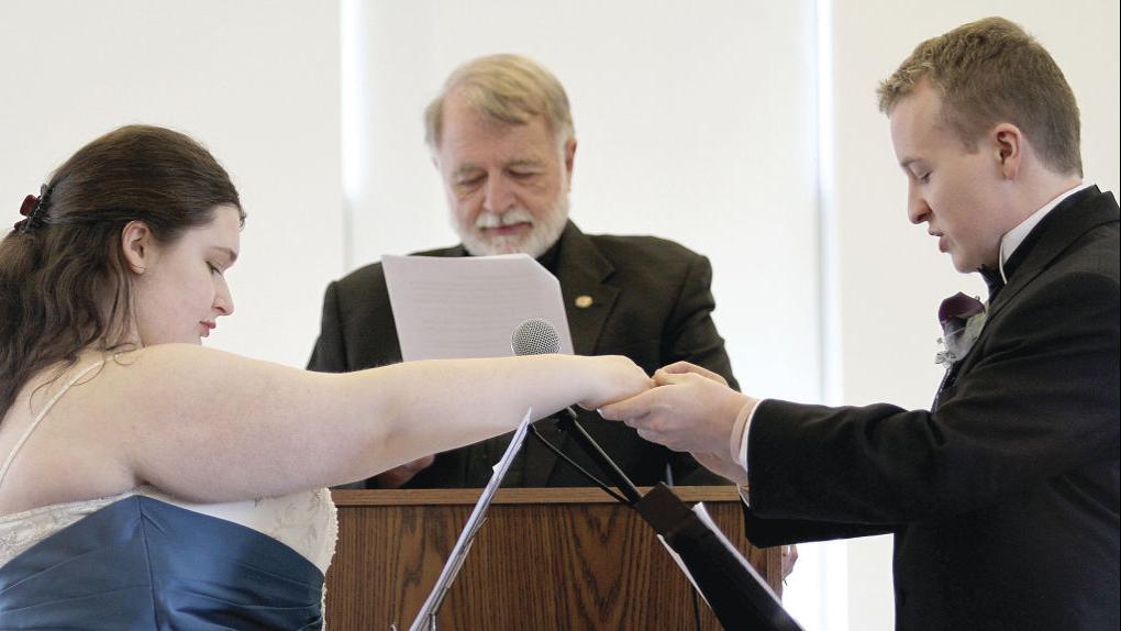 Mock wedding teaches German traditions Local News