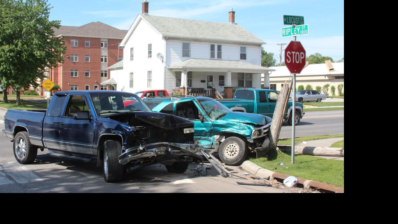 Four injured in Davenport crash Local News