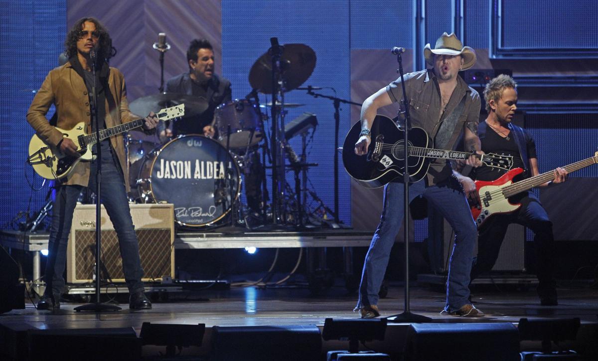 2014: Jason Aldean, Chris Cornell