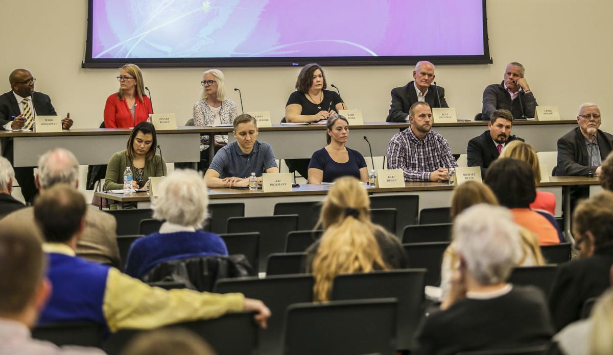 Davenport School Board candidates face off in forum