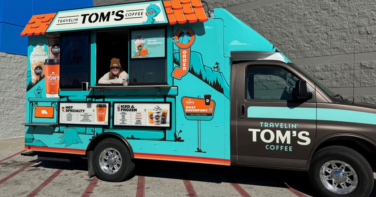 Travelin' Tom's Coffee Truck celebrates in Davenport