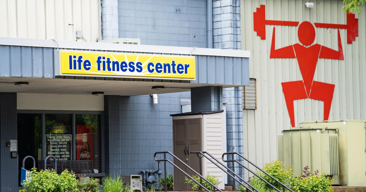Bettendorf’s Life Fitness Center may go to YMCA in ‘trade’ Bettendorf’s Life Fitness Center may go to YMCA in ‘trade’