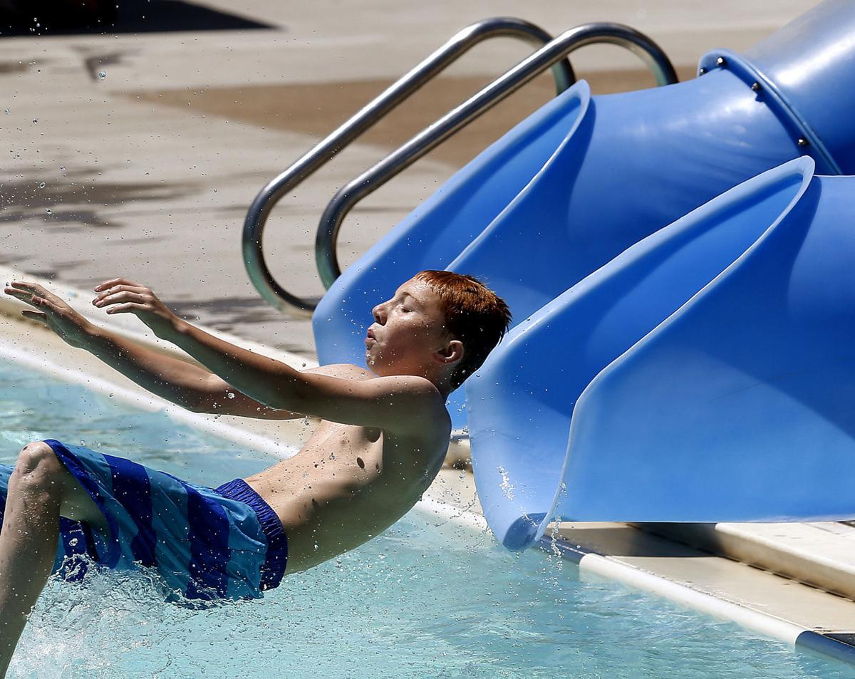Photos Outtakes Images From 2017 Local News Qctimes Com