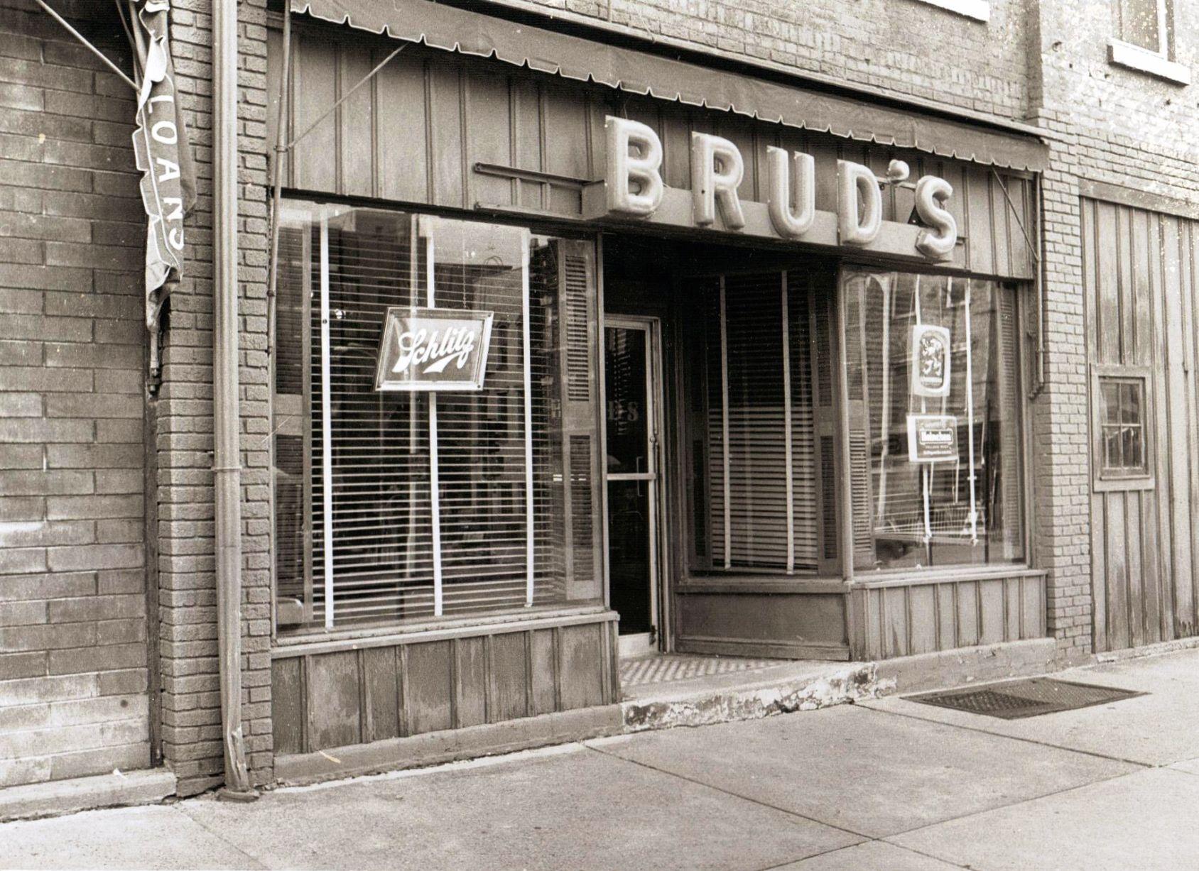 Historic photos Bars, taverns we remember