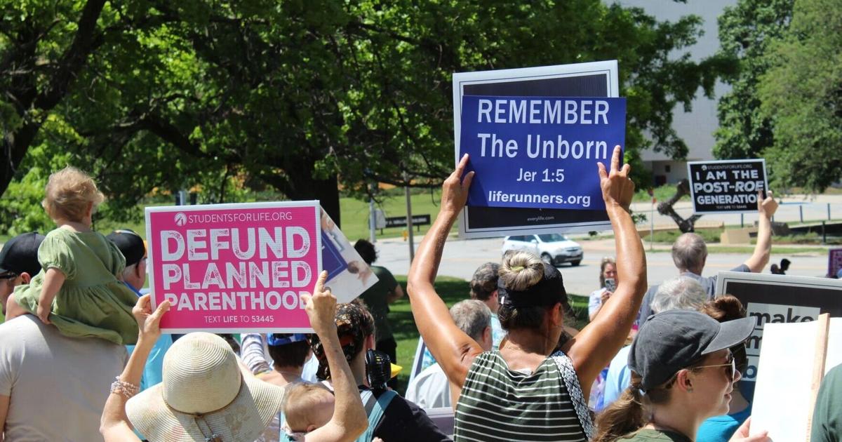 Abortions in Iowa down, Iowans traveling to other states up on one-year anniversary of new restrictions