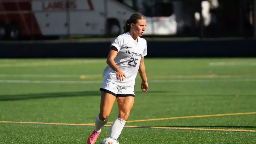 Late goal sinks women’s soccer at Lawrence