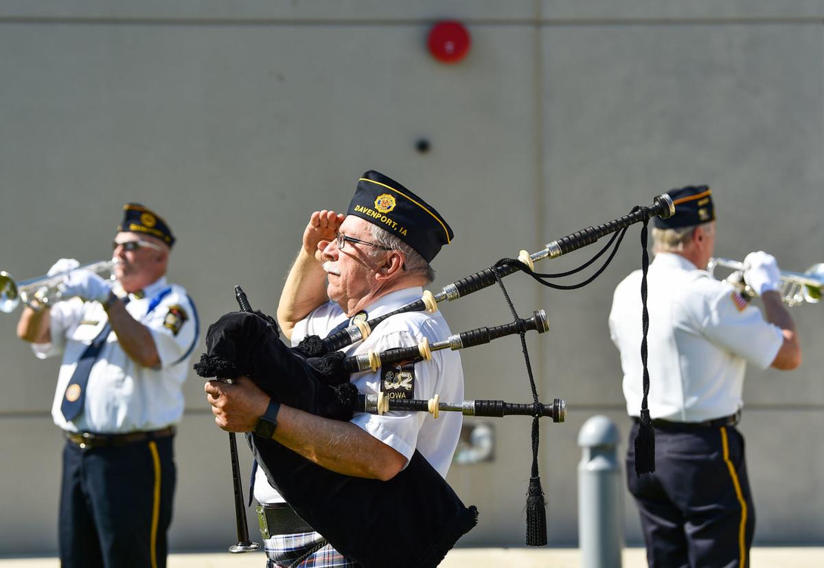 050420-qc-nws-policememorial-007