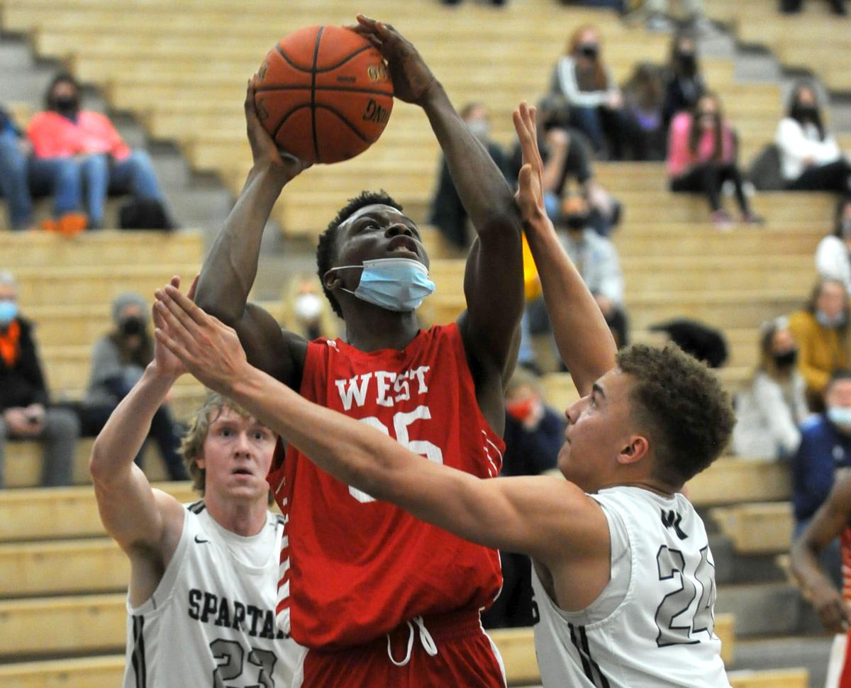 020221-qc-spt-west-pv boys hoops-221