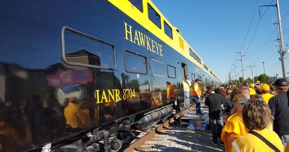 Hawk Express Train 10 @ 10: Hawkeye Express delivers fans to Kinnick
