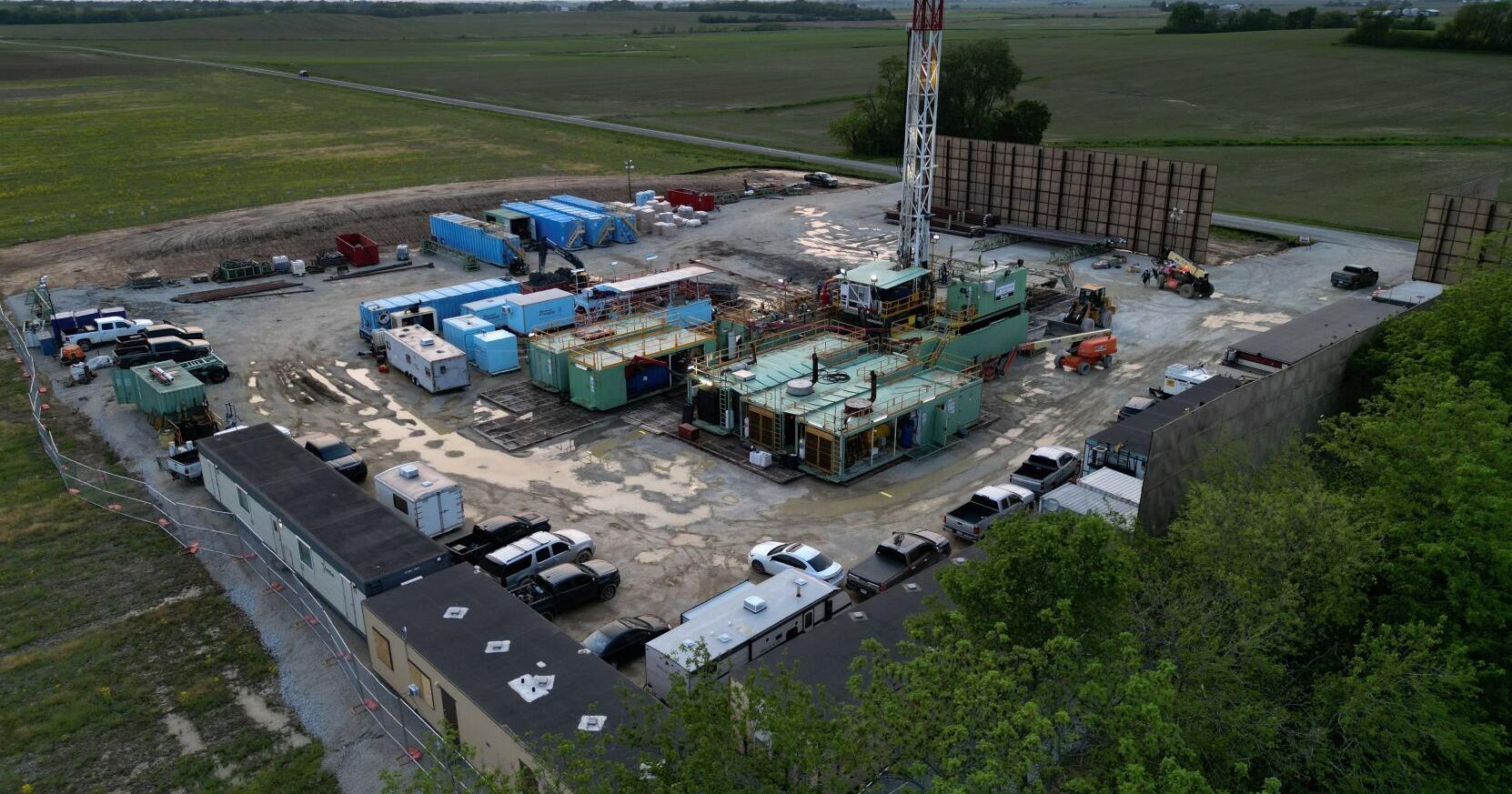 Push to build more CO2 pipelines, storage in Illinois raises alarms - Vimarsana News