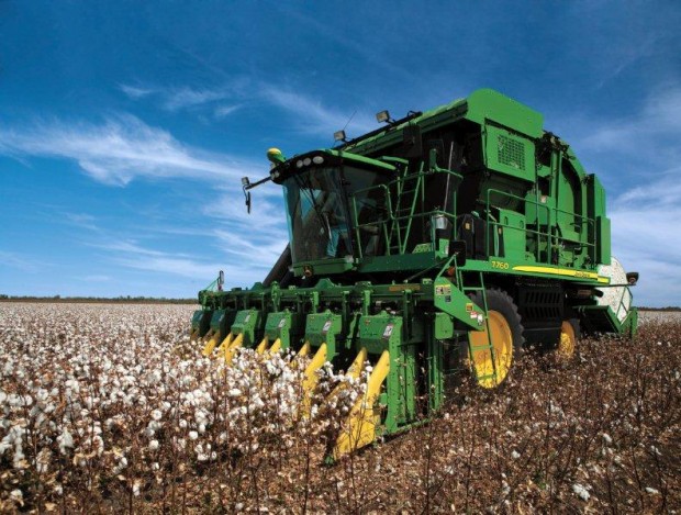 Deere marks 11th consecutive quarter of record earnings
