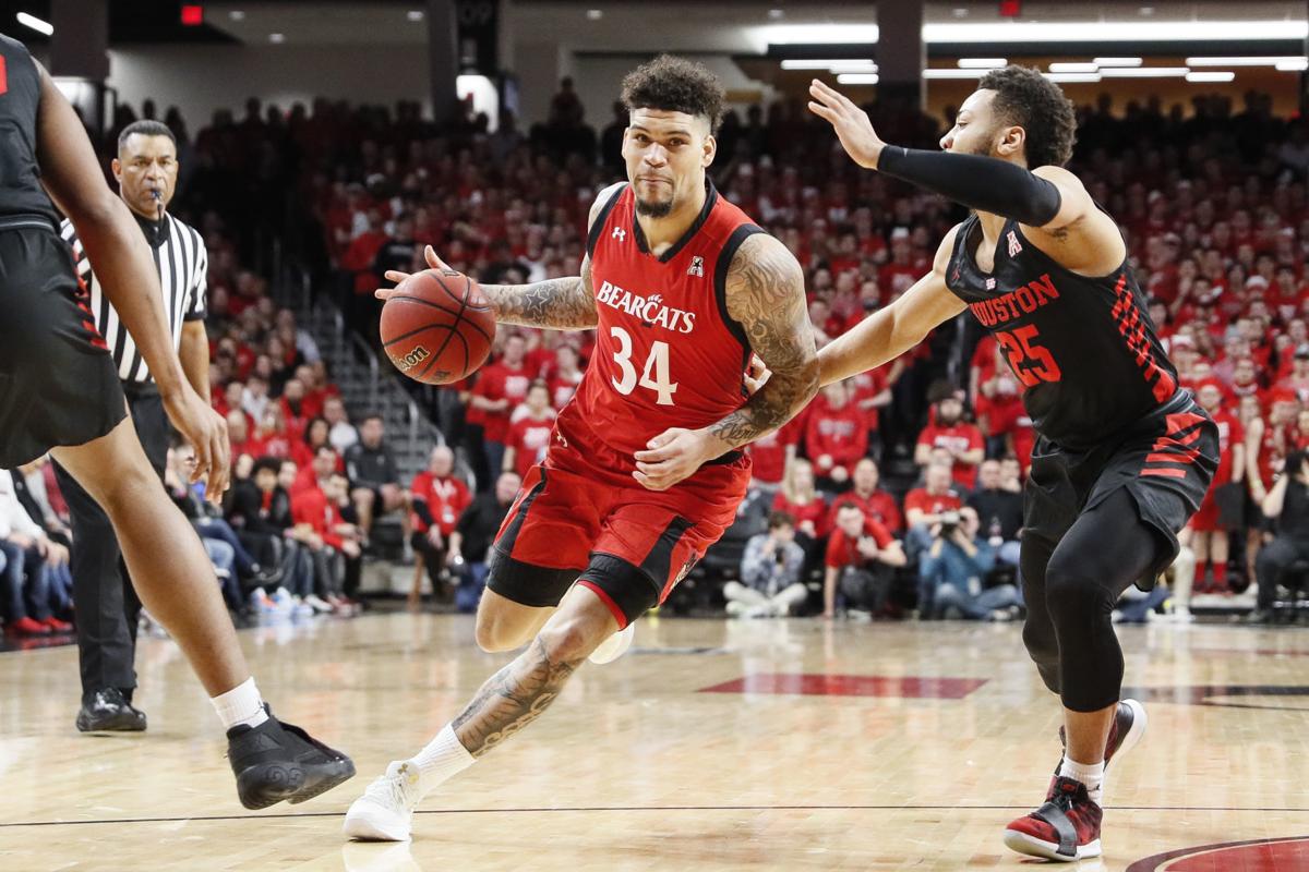 Iowa Vs Cincinnati At A Glance Iowa Hawkeyes Basketball