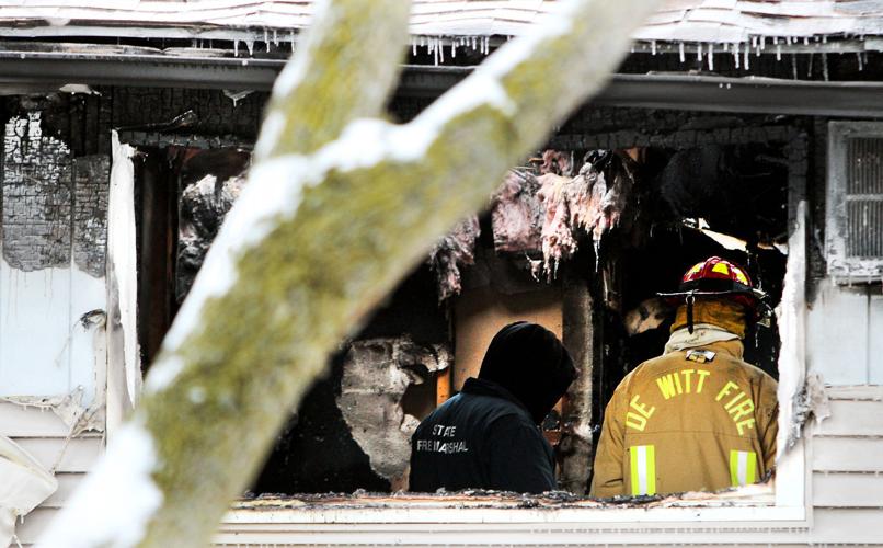 1 dead in DeWitt apartment fire