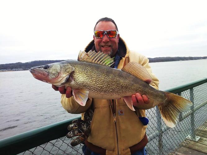 Best one-handed landing net for walleye fishing from boat? - Walleye  Message Central