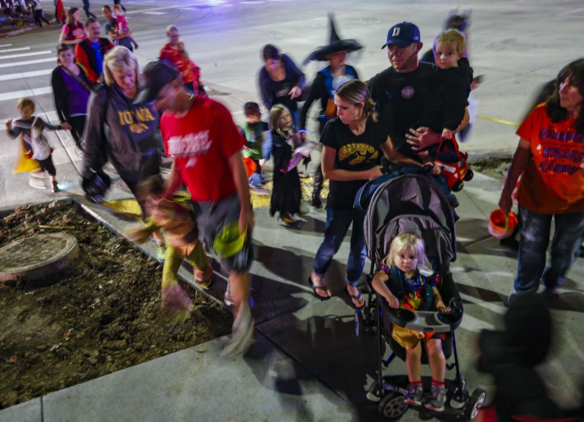 102916-BETTENDORF-HALLOWEEN-020.jpg