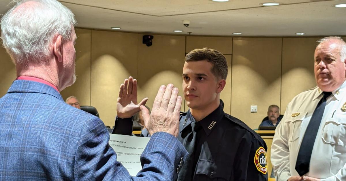 Steven Ferrante Davenport swears in nine new firefighters