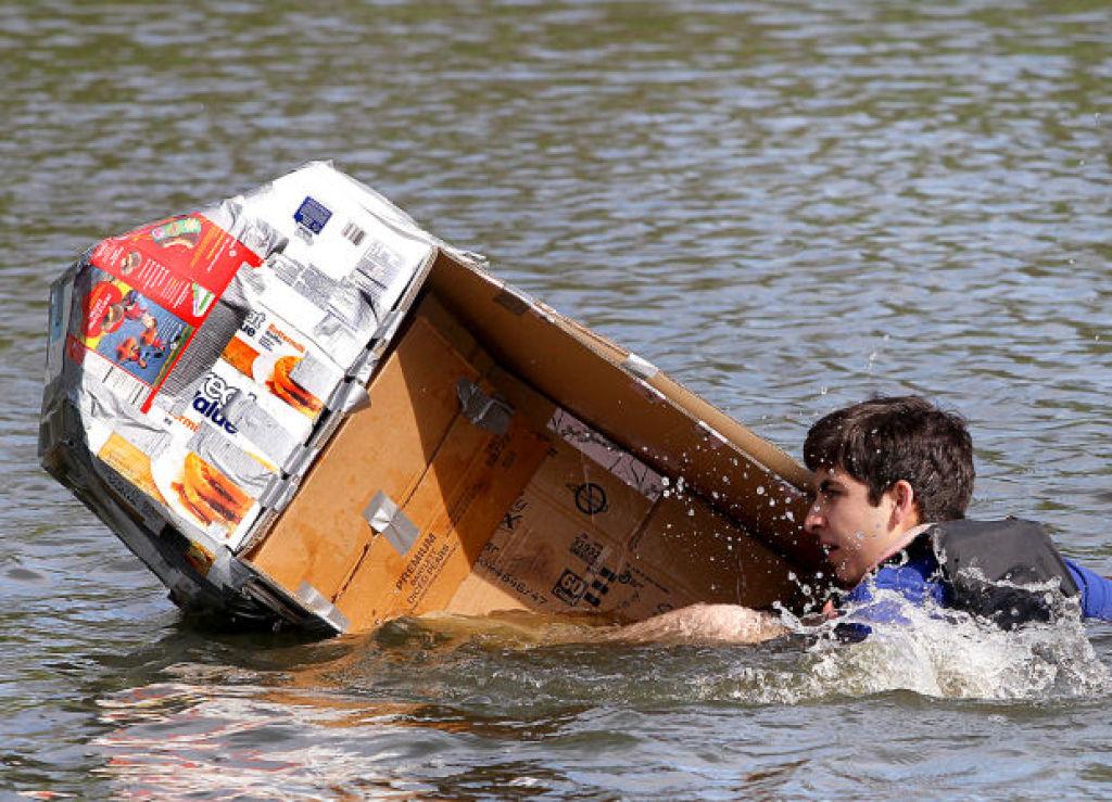 Cardboard Boats Can Float But Some Don T Local News Qctimes Com