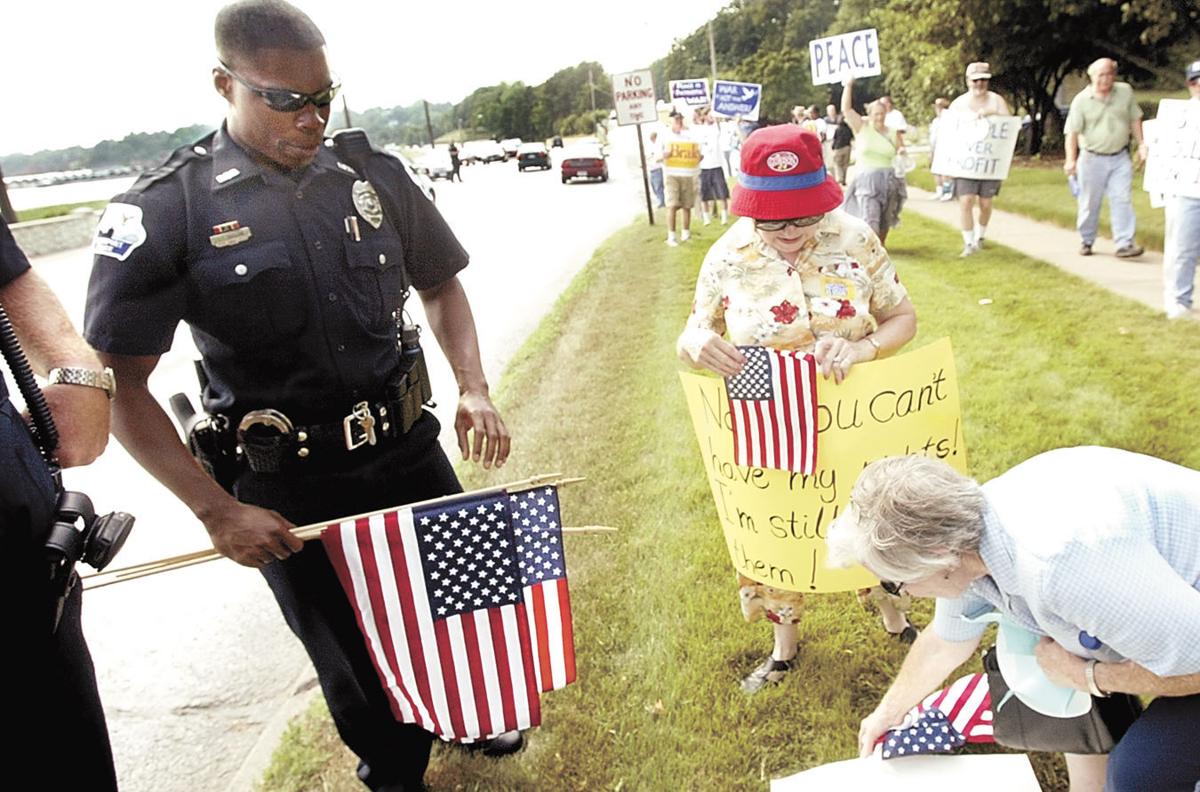 Photos American Flags Local News Qctimes Com