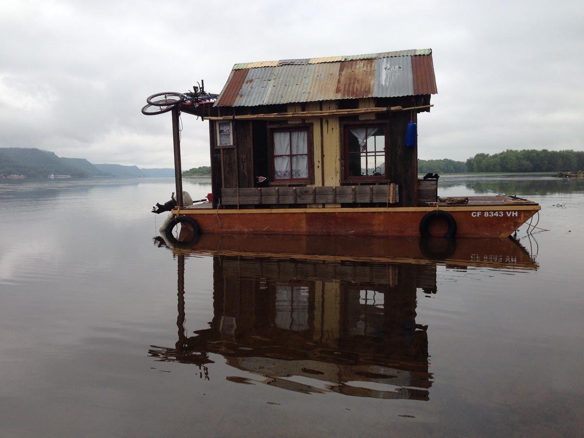 California Artist Travels Mississippi For River People Project Local News Qctimes Com